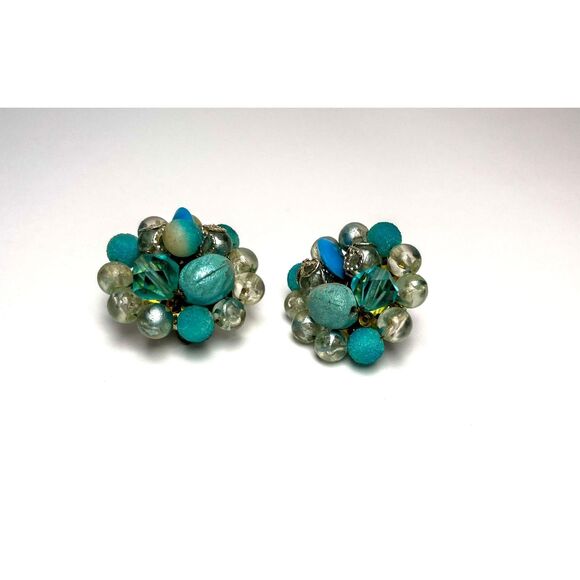 Vintage Jewelry - Vintage Blue Turquoise Faux Pearl Round Cluster Clip On Earrings 1"